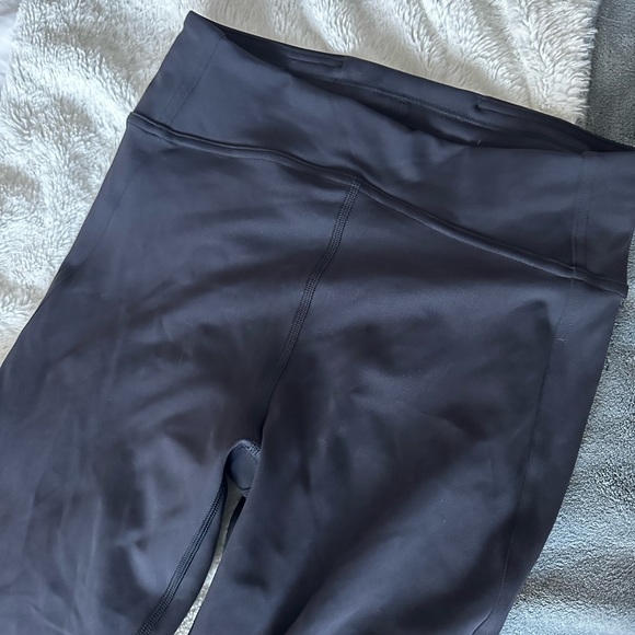 Lululemon leggings with knee slits - Picture 5 of 8